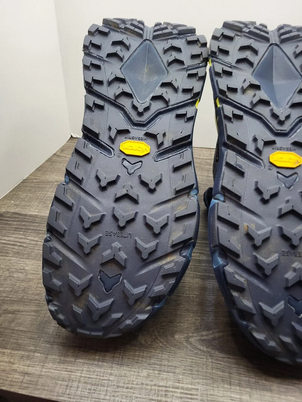 Hoka One One gently used